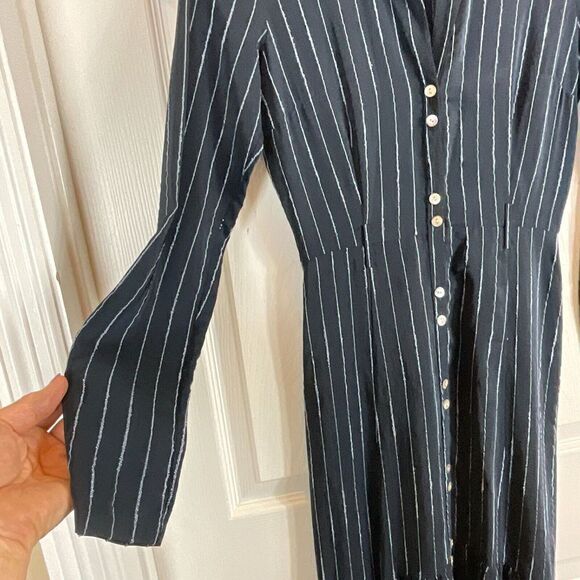 Becken Cinched Flare Dress Sz 2 Navy Blue Pinstriped Button Front Silk Dress H3 - Picture 6 of 12